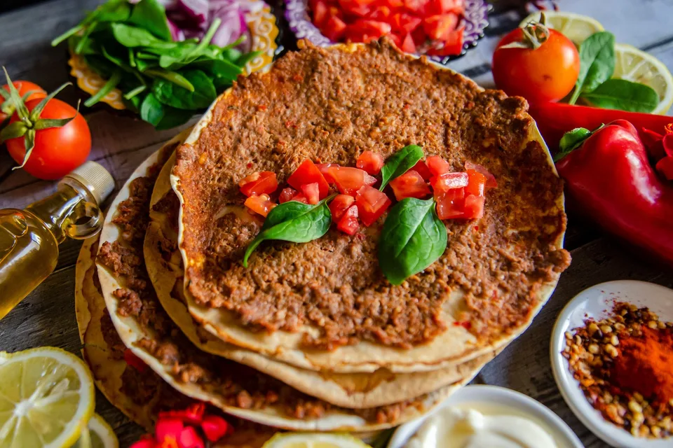 لحم بعجين
