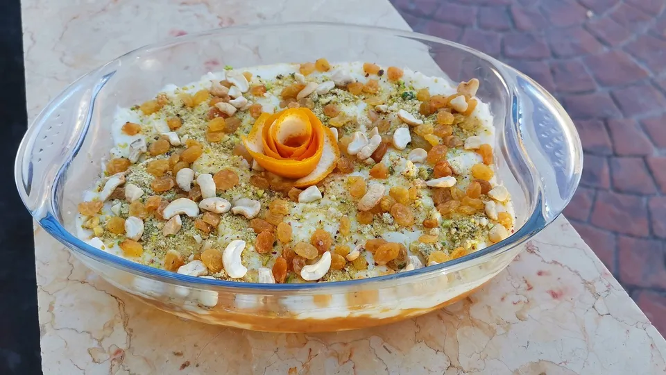عيش السرايا بالقشطة