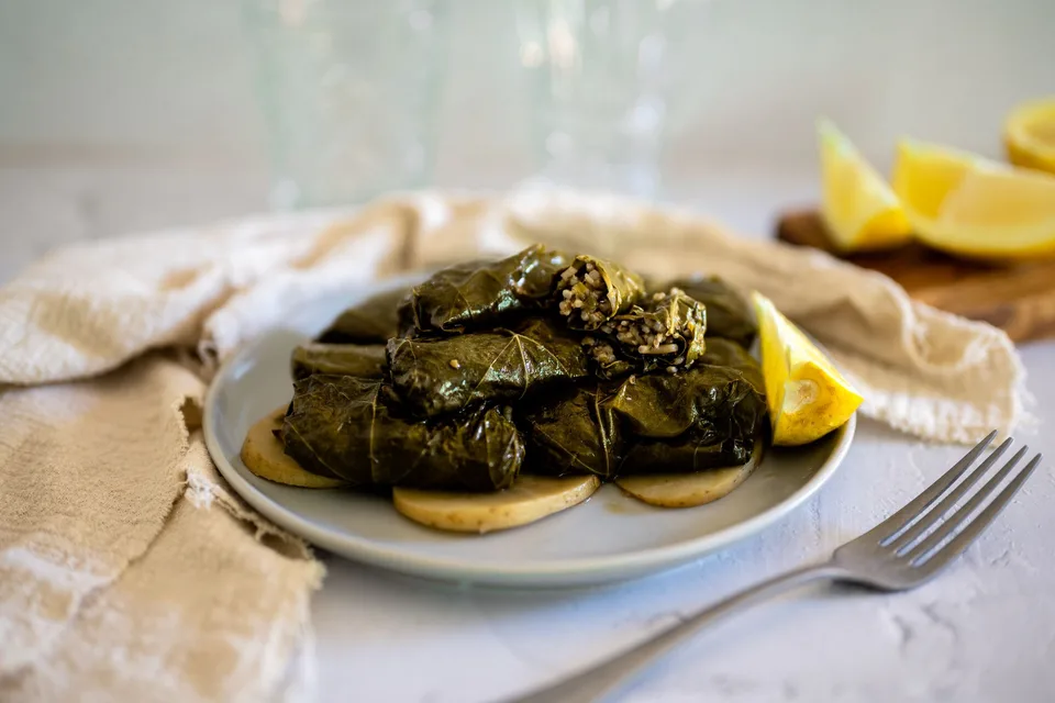 ورق عنب بالزيت (يلنجي)